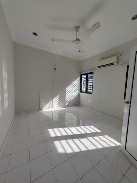 Semi-Detached House for Sale in Taman Muhibbah (Kluang) - Eric Lu - Bedroom - PropertyGuru.com.my