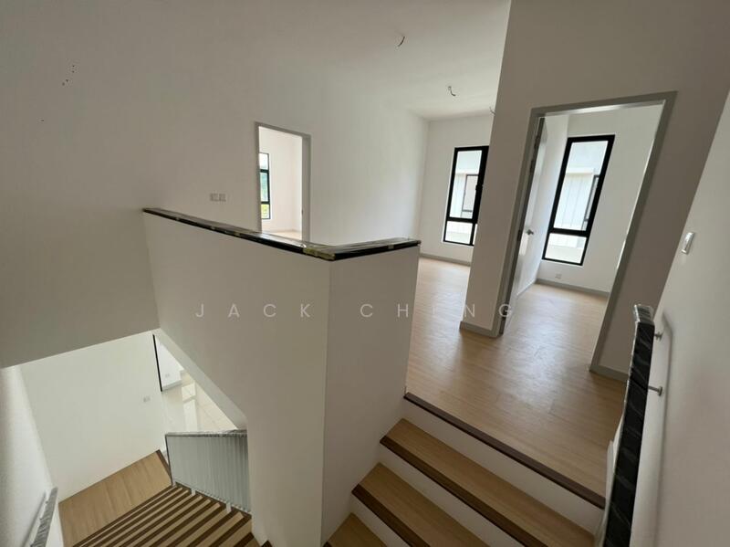Semi-Detached House for Sale in Kota Emerald (Rawang) - Jack Cheng - Corridor - PropertyGuru.com.my