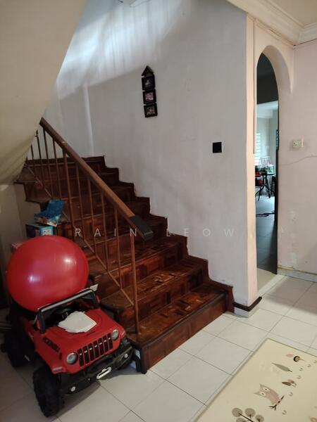 Rumah Teres 2 Tingkat untuk Dijual di Seri Kembangan (Selangor) - Rain Leow - Entrance - PropertyGuru.com.my