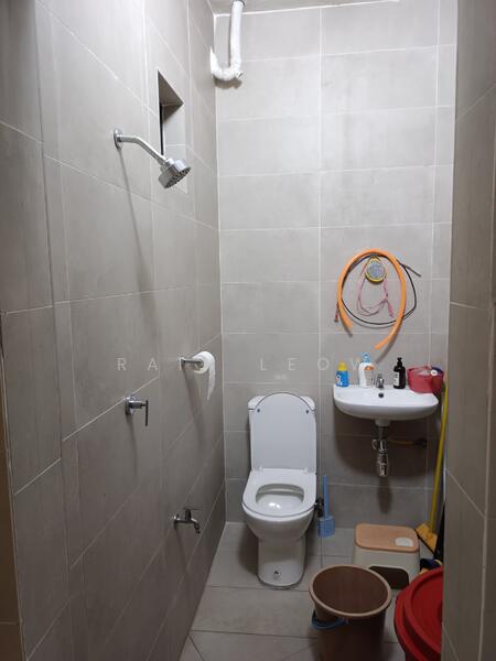 Rumah Teres 2 Tingkat untuk Dijual di Seri Kembangan (Selangor) - Rain Leow - Bathroom - PropertyGuru.com.my