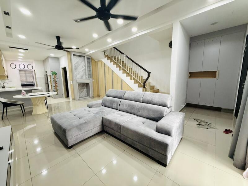 Serenia Amani @ Serenia City untuk Untuk Disewa - RM 2,300 /bulan, Mac 2026 - Living Room - PropertyGuru.com.my