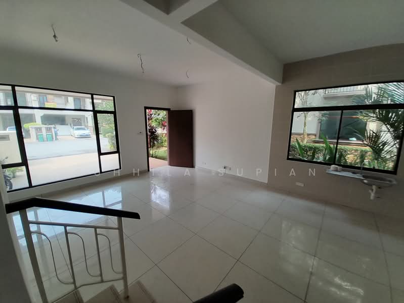 Rumah Teres 3-Tingkat untuk Dijual di Semenyih (Selangor) - Suhhila Supian - Living Room - PropertyGuru.com.my