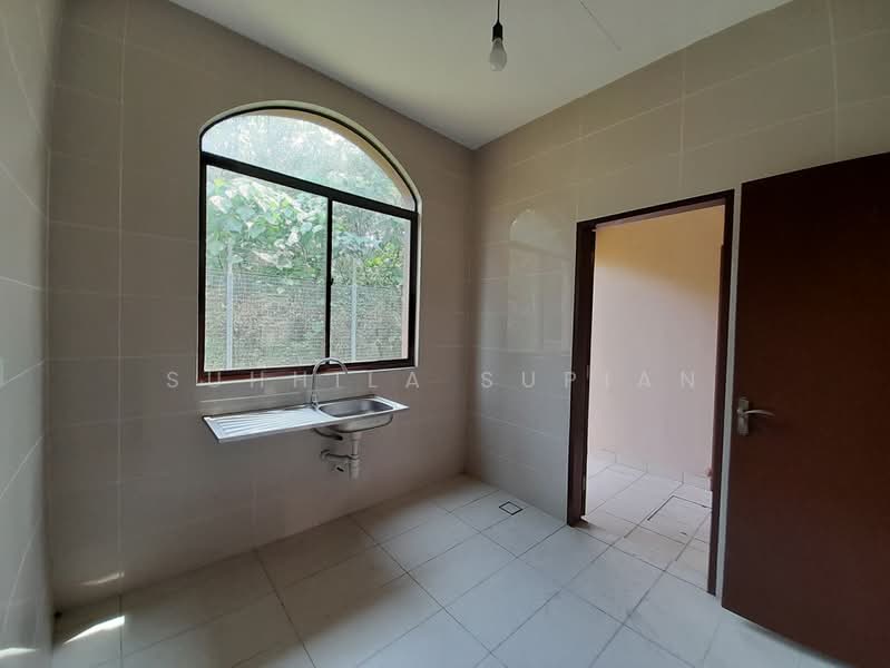 Rumah Teres 3-Tingkat untuk Dijual di Semenyih (Selangor) - Suhhila Supian - Kitchen - PropertyGuru.com.my