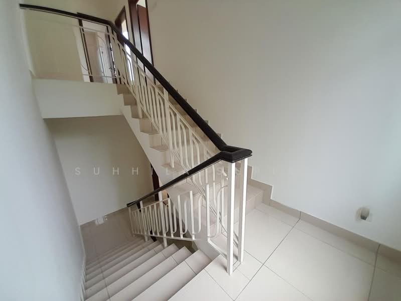 Rumah Teres 3-Tingkat untuk Dijual di Semenyih (Selangor) - Suhhila Supian - Corridor - PropertyGuru.com.my