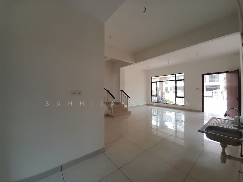 Rumah Teres 3-Tingkat untuk Dijual di Semenyih (Selangor) - Suhhila Supian - Living Room - PropertyGuru.com.my