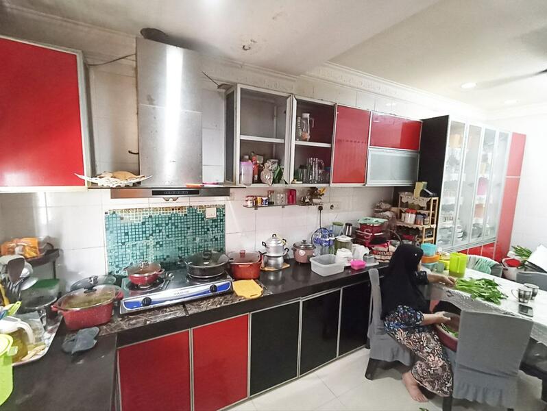 2-storey Terraced House for Sale in Bandar Putera 2 (Klang) - Azwa Abas - Kitchen - PropertyGuru.com.my