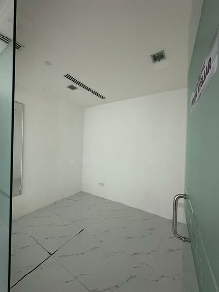 Service Residence for Sale at Serviced Residence @ Binjai 8 - Jack Low - Interior - PropertyGuru.com.my