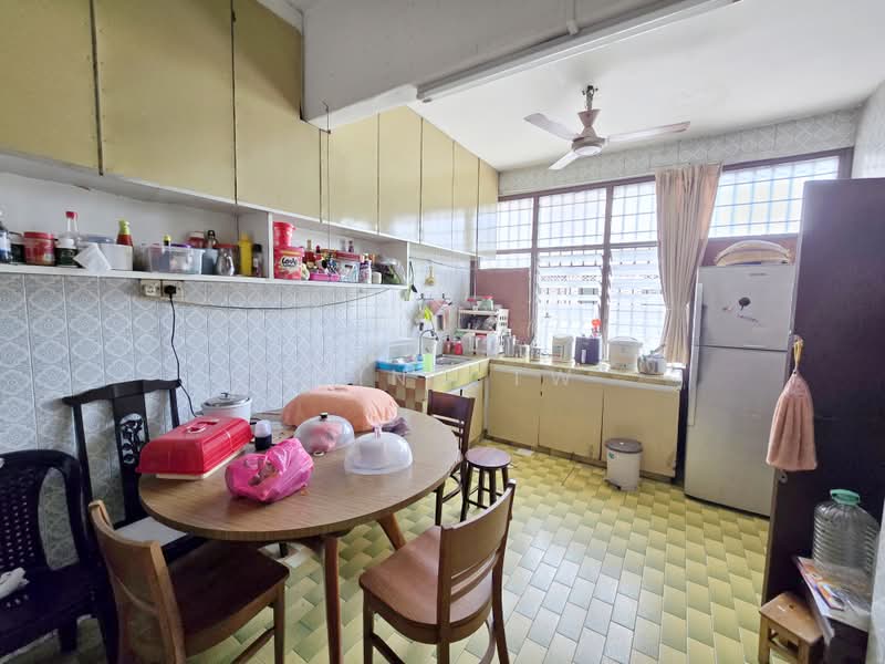 Rumah Teres 2 Tingkat untuk Dijual di Taman Petaling (Kepong) - Kiing TW - Kitchen - PropertyGuru.com.my