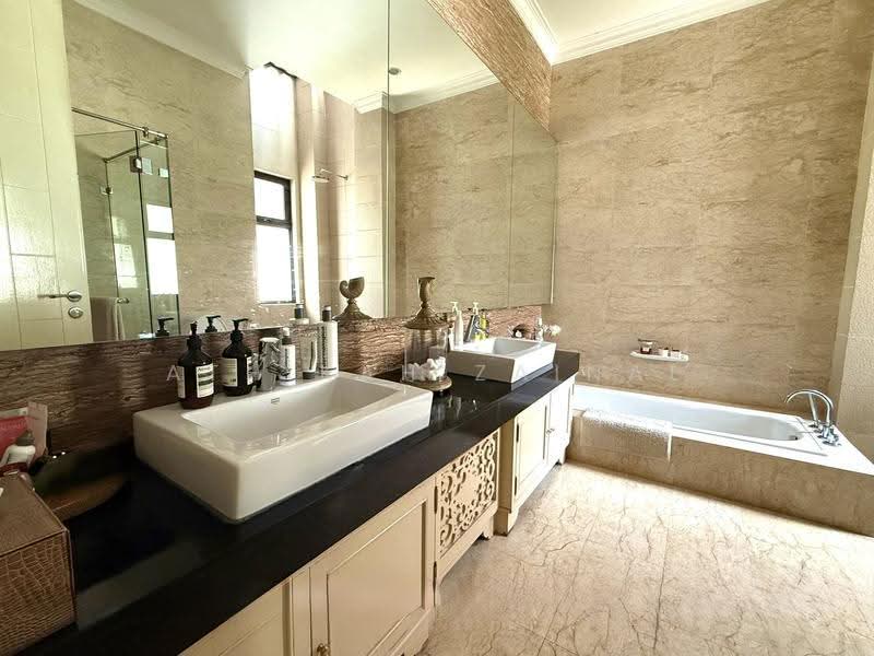 Semi-Detached House for Sale in Sri Hartamas (Kuala Lumpur) - Athikah Zainal - Bathroom - PropertyGuru.com.my