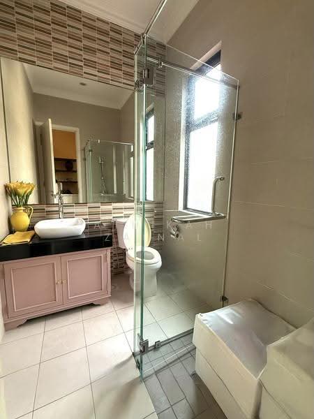 Semi-Detached House for Sale in Sri Hartamas (Kuala Lumpur) - Athikah Zainal - Bathroom - PropertyGuru.com.my
