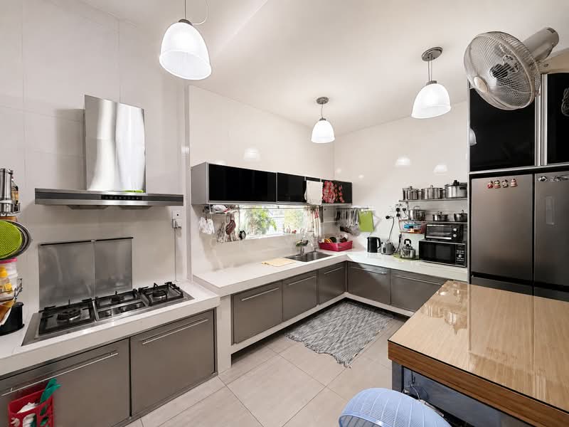 Semi-Detached House for Sale in Bandar Kinrara Seksyen 1 (Bandar Kinrara) - CK Yee - Kitchen - PropertyGuru.com.my