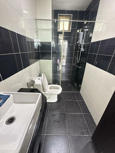 Service Residence for Rent at D'Inspire Residence (Inspira Bestari) - Maggie Leng - Bathroom - PropertyGuru.com.my