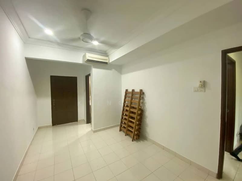 Rumah Teres 2.5 Tingkat untuk Dijual di Laman Rimbunan (Kepong) - Kiing TW - Living Room - PropertyGuru.com.my