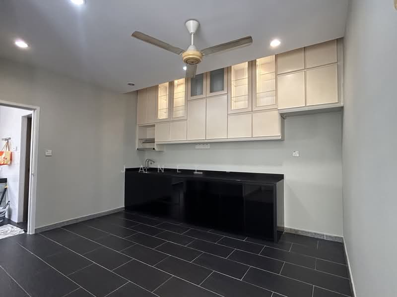 Rumah Teres 2 Tingkat untuk Dijual di Taman Mutiara Rini (Skudai) - Janet Lee - Kitchen - PropertyGuru.com.my