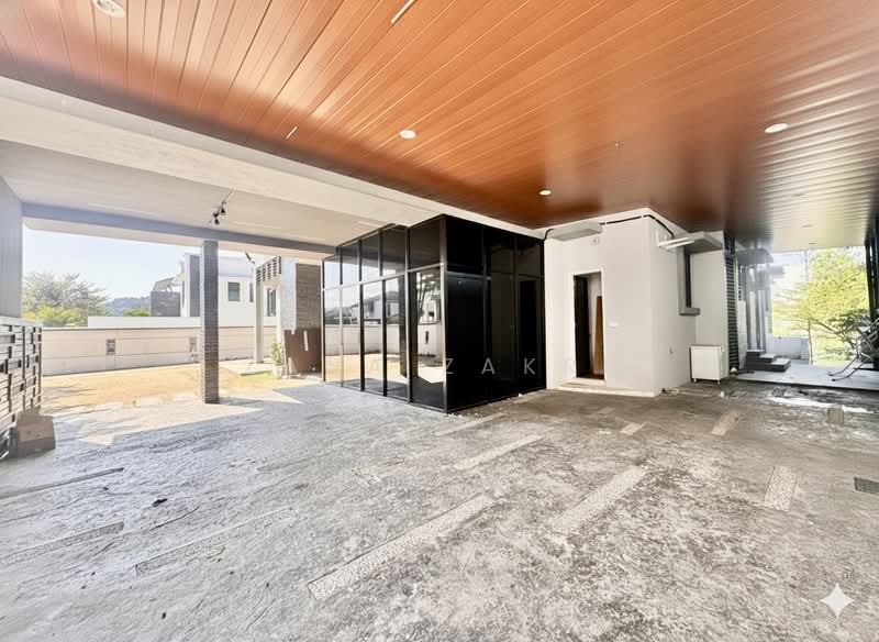 Bungalow for Sale in Ulu Kelang (Selangor) - Zana Zakri - car porch - PropertyGuru.com.my