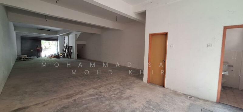 Shop for Rent in Bandar Baru Salak Tinggi (Sepang) - Mohammad Sabri Mohd Khir - Interior - PropertyGuru.com.my
