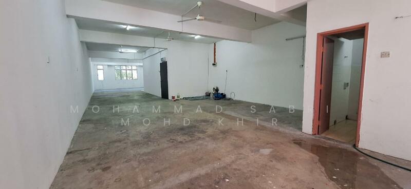 Shop for Rent in Bandar Baru Salak Tinggi (Sepang) - Mohammad Sabri Mohd Khir - Interior - PropertyGuru.com.my