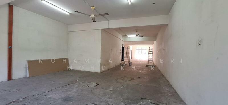 Shop for Rent in Bandar Baru Salak Tinggi (Sepang) - Mohammad Sabri Mohd Khir - Interior - PropertyGuru.com.my