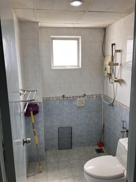 Kondominium untuk Dijual di Damaipuri - Nicholas Poh - Bathroom - PropertyGuru.com.my