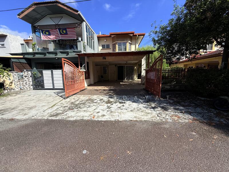 2-storey Terraced House for Sale in Seri Kembangan (Selangor) - Endy Hidayat - Exterior - PropertyGuru.com.my