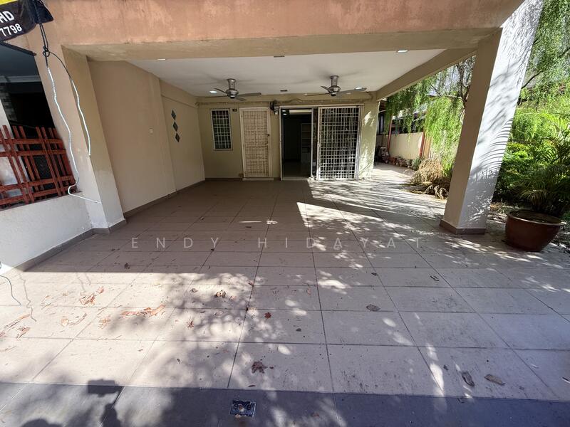 2-storey Terraced House for Sale in Seri Kembangan (Selangor) - Endy Hidayat - Exterior - PropertyGuru.com.my