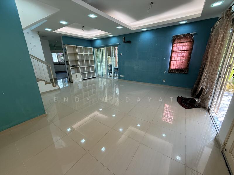 2-storey Terraced House for Sale in Seri Kembangan (Selangor) - Endy Hidayat - Living Room - PropertyGuru.com.my