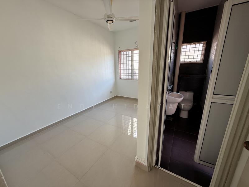 2-storey Terraced House for Sale in Seri Kembangan (Selangor) - Endy Hidayat - Bedroom - PropertyGuru.com.my
