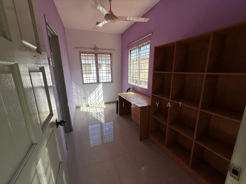 2-storey Terraced House for Sale in Seri Kembangan (Selangor) - Endy Hidayat - Study - PropertyGuru.com.my
