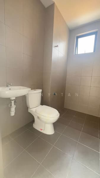 2-storey Terraced House for Sale in Bandar Seri Alam (Masai) - Fanny Tan - Bathroom - PropertyGuru.com.my