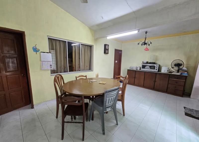 1.5-storey Terraced House for Sale in Taman Bukit Maluri (Kepong) - Kiing TW - Dining Room - PropertyGuru.com.my