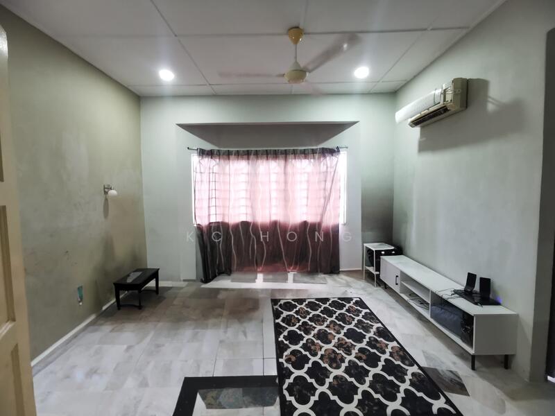 2-storey Terraced House for Sale in Taman Rakan (Kajang) - KC Hong - Living Room - PropertyGuru.com.my