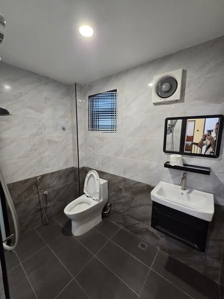 2-storey Terraced House for Sale in Kepong (Kuala Lumpur) - Kiing TW - Bathroom - PropertyGuru.com.my
