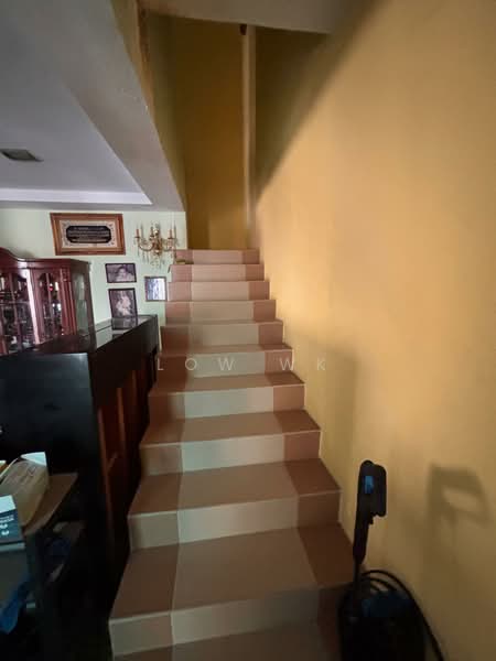 2-storey Terraced House for Sale in Taman Sri Endah (Sri Petaling) - LOW WK - Entrance - PropertyGuru.com.my