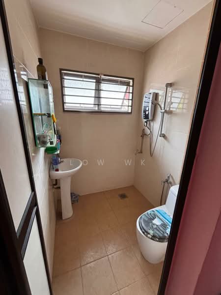2-storey Terraced House for Sale in Taman Sri Endah (Sri Petaling) - LOW WK - Bathroom - PropertyGuru.com.my