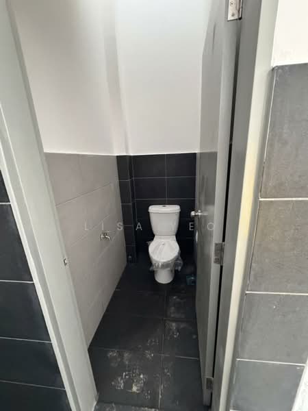 Shop / Office untuk Disewa di Seremban (Negeri Sembilan) - Lisa Yeo - Bathroom - PropertyGuru.com.my