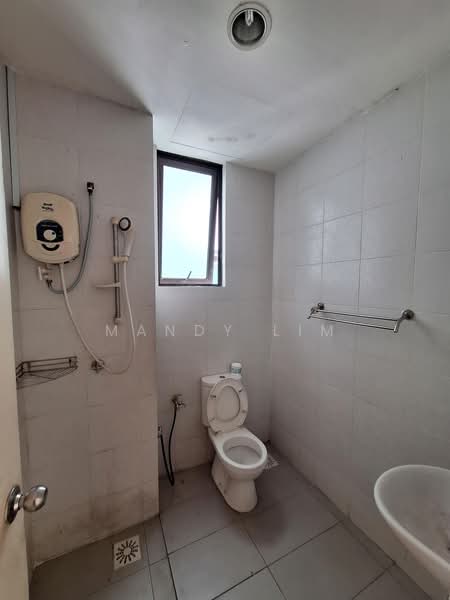 Kondominium untuk Dijual di Serin Residency - Mandy Lim - Bathroom - PropertyGuru.com.my