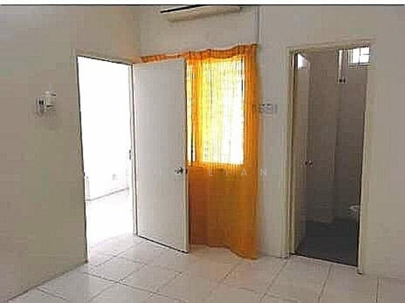 Townhouse for Sale in Bandar Saujana Putra (Tanjong Duabelas) - Leia Lian - Bathroom - PropertyGuru.com.my