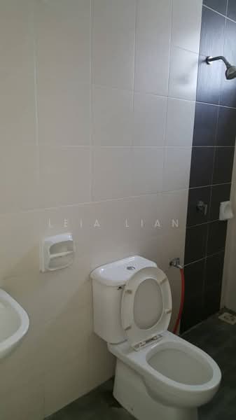 Townhouse for Sale in Bandar Saujana Putra (Tanjong Duabelas) - Leia Lian - Bathroom - PropertyGuru.com.my