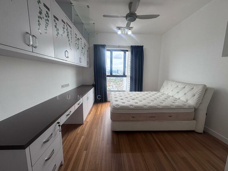 Untuk Disewa - Five Stones