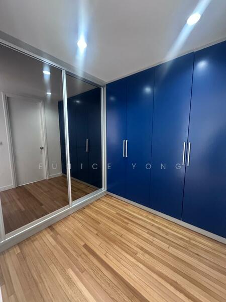 Untuk Disewa - Five Stones