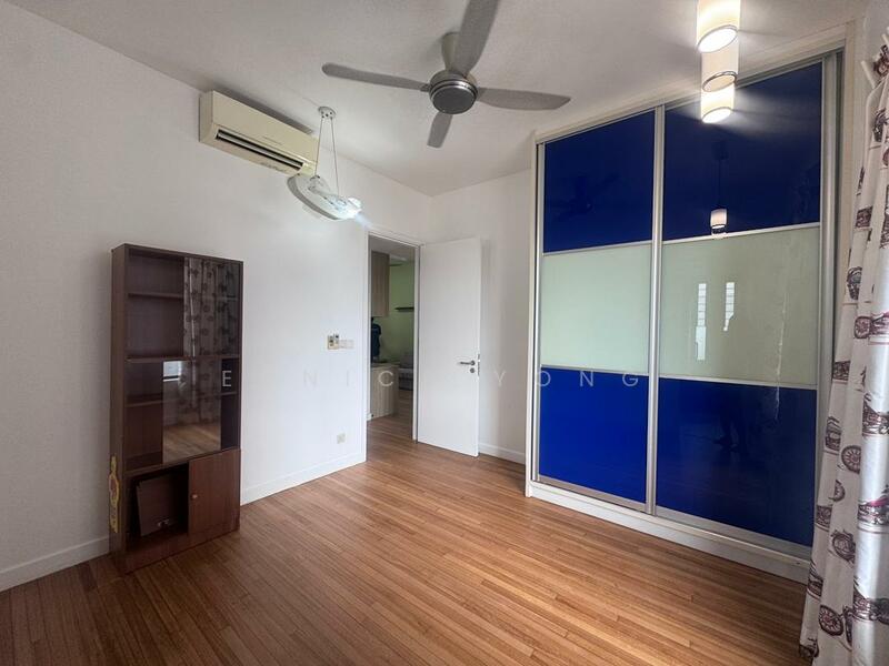 Untuk Disewa - Five Stones