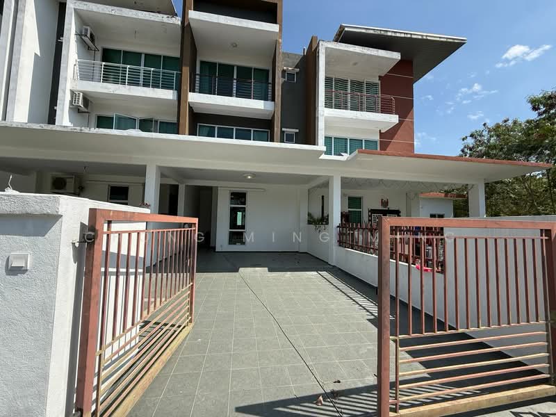 3-storey Terraced House for Sale in Seremban (Negeri Sembilan) - Chong Ming Ming - Exterior - PropertyGuru.com.my