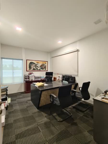 Light Industrial Property With Office & Factory untuk Untuk Dijual - RM 6,000,000, Mac 2026 - Study - PropertyGuru.com.my