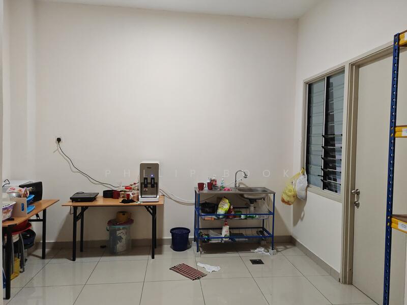 Cluster House for Sale in Taman Adda Heights (Tebrau) - Philip Book - Kitchen - PropertyGuru.com.my