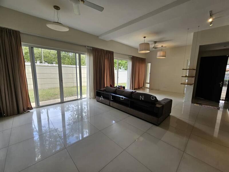 For Sale - E&O 3 Storey Semi D Corner Tanjung Tokong