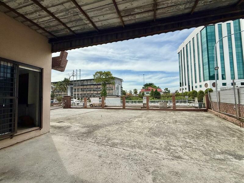 Shop for Sale in Kuching (Sarawak) - Sherene Kok - Exterior - PropertyGuru.com.my