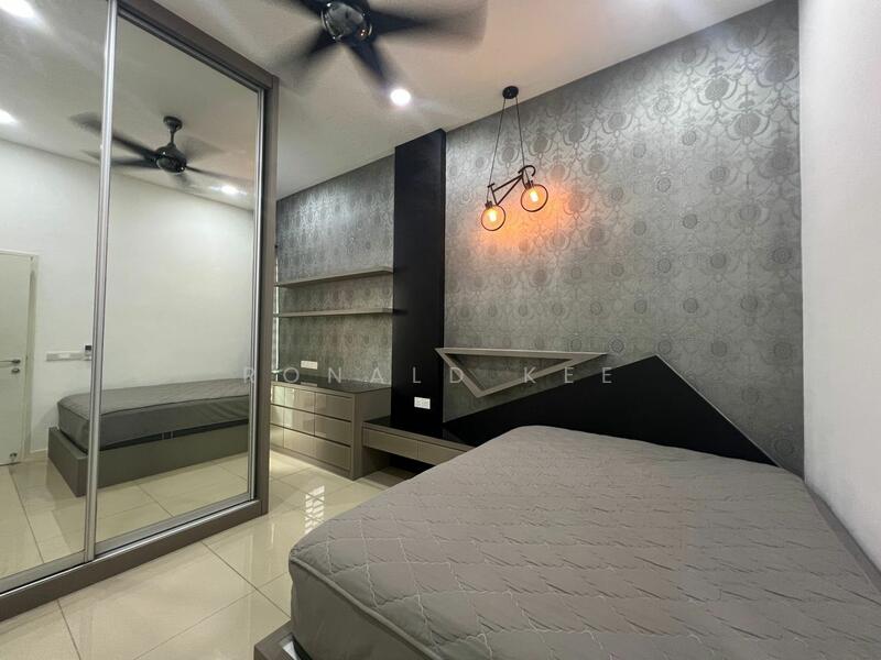 3-storey Terraced House for Sale in Bandar Bayan Bahru (Bayan Lepas) - Ronald Kee - Bedroom - PropertyGuru.com.my