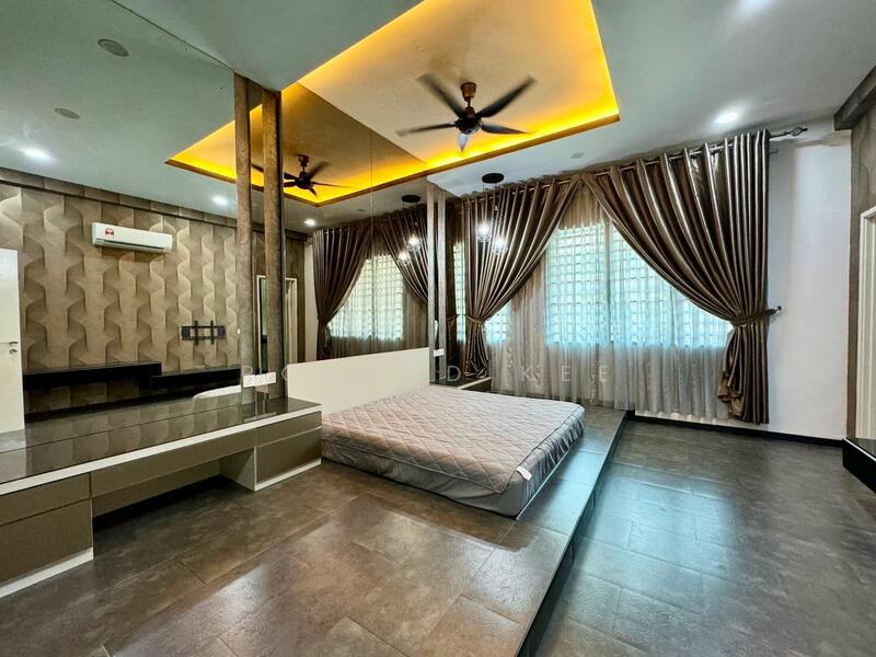 3-storey Terraced House for Sale in Bandar Bayan Bahru (Bayan Lepas) - Ronald Kee - Bedroom - PropertyGuru.com.my