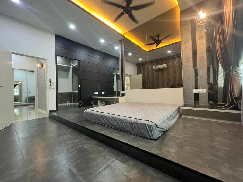 3-storey Terraced House for Sale in Bandar Bayan Bahru (Bayan Lepas) - Ronald Kee - PropertyGuru.com.my