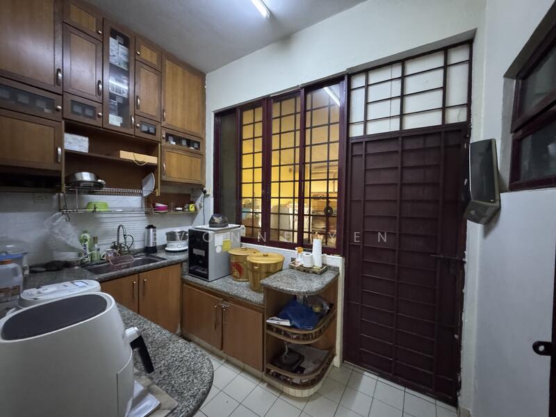 Rumah Banglo untuk Dijual di Sunway Damansara (Kota Damansara) - Evonne Yen - Kitchen - PropertyGuru.com.my